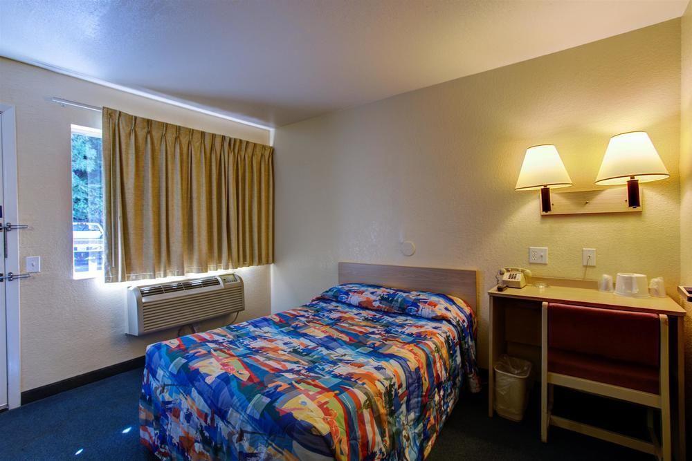 Motel 6-Kelso, Wa - Mt. St. Helens Екстер'єр фото