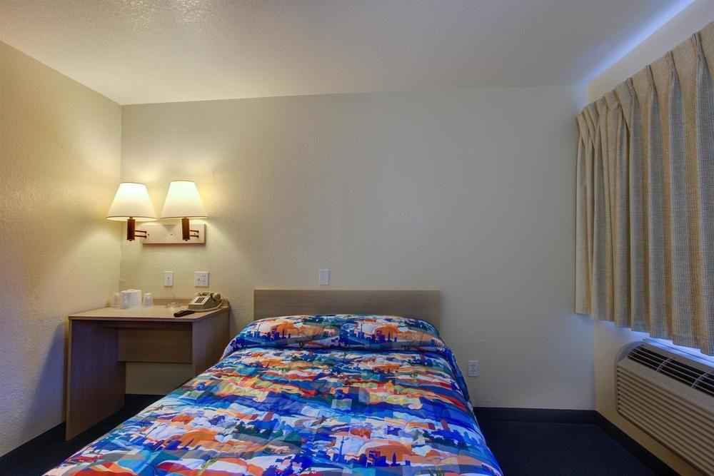 Motel 6-Kelso, Wa - Mt. St. Helens Екстер'єр фото