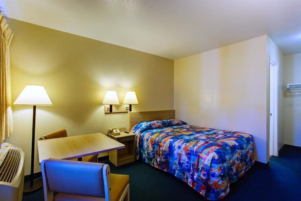 Motel 6-Kelso, Wa - Mt. St. Helens Екстер'єр фото