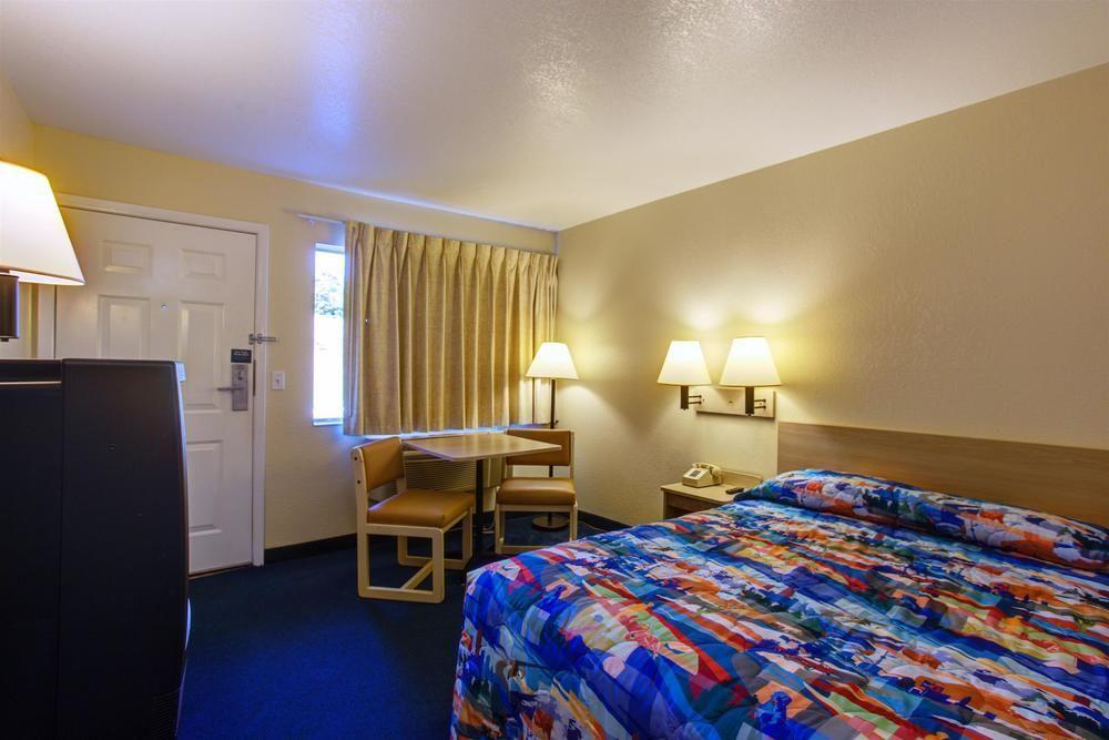 Motel 6-Kelso, Wa - Mt. St. Helens Екстер'єр фото