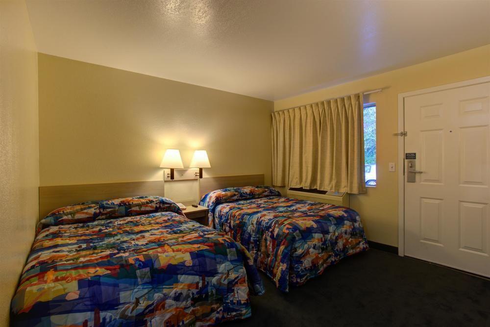 Motel 6-Kelso, Wa - Mt. St. Helens Екстер'єр фото